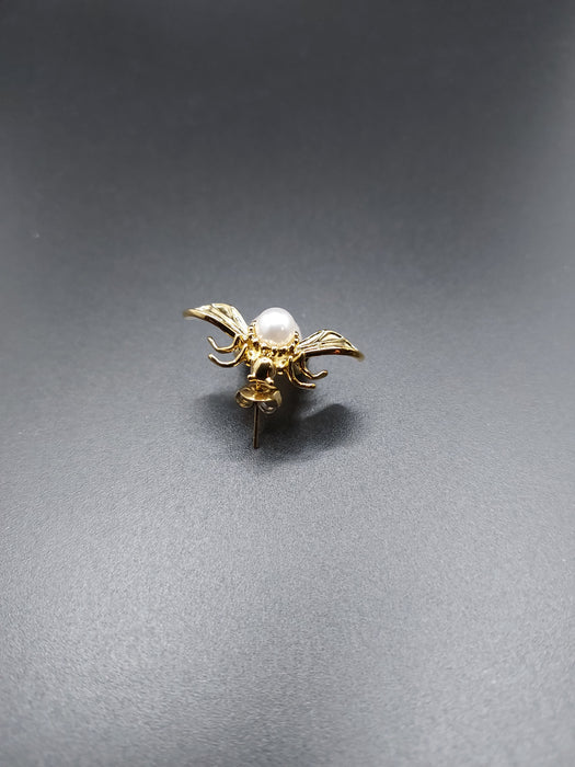 Boucle d'oreille en forme d'abeille