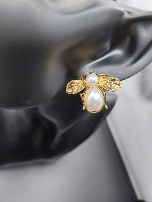 Boucle d'oreille en forme d'abeille